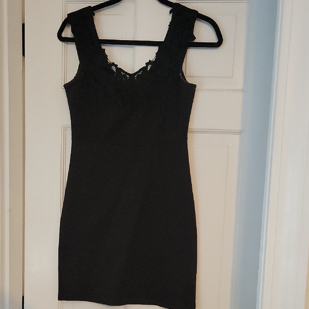 Elegant Black Sleeveless Dress